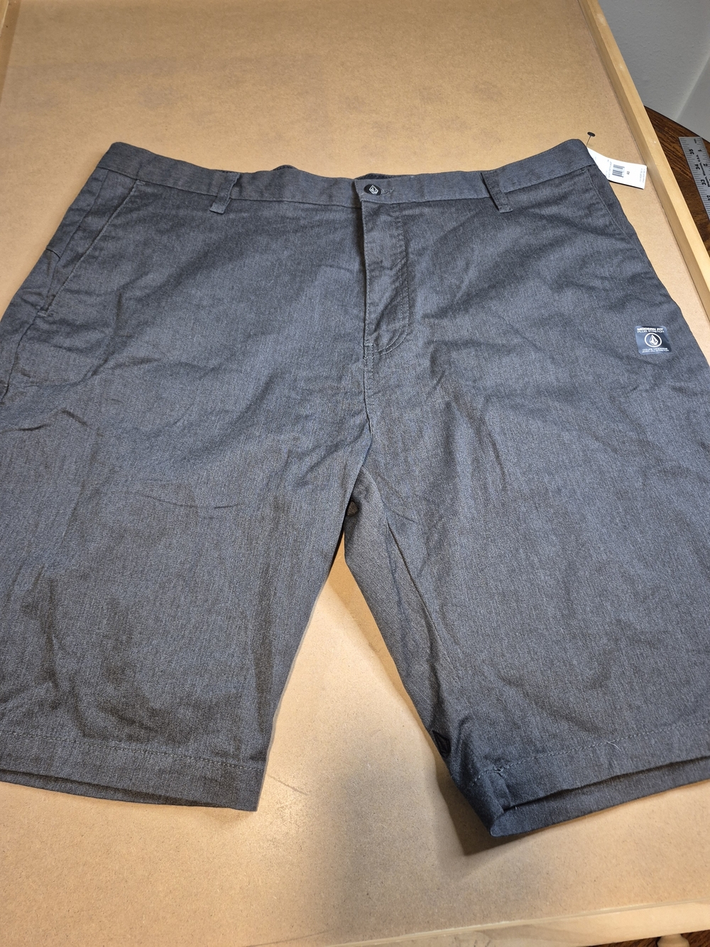 Volcom Men’s Charcoal Flat-Front Shorts 4559/7